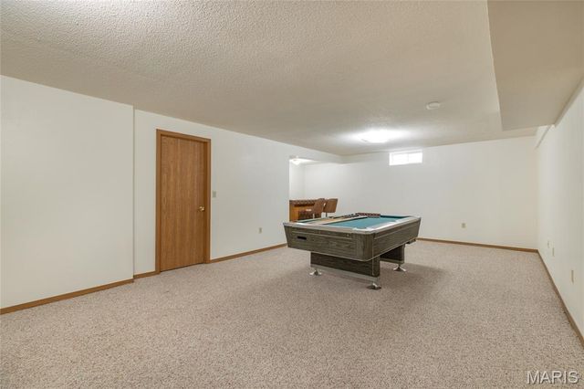 11 Glenmoor Court, Bethalto, IL 62010