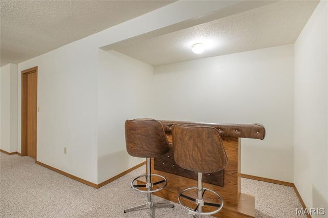 11 Glenmoor Court, Bethalto, IL 62010