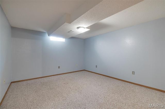 11 Glenmoor Court, Bethalto, IL 62010