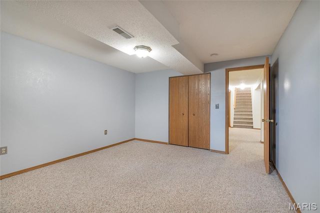 11 Glenmoor Court, Bethalto, IL 62010