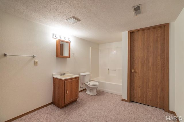 11 Glenmoor Court, Bethalto, IL 62010