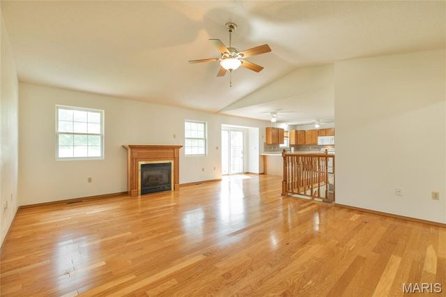 11 Glenmoor Court, Bethalto, IL 62010
