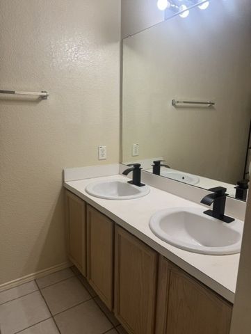 1403 Eveningcrest Court, Arlington, TX 76002
