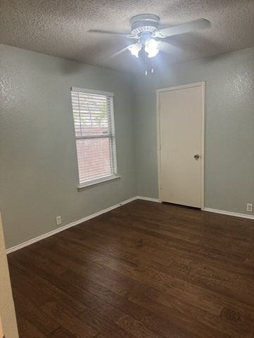 1403 Eveningcrest Court, Arlington, TX 76002