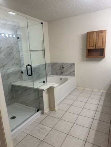 1403 Eveningcrest Court, Arlington, TX 76002