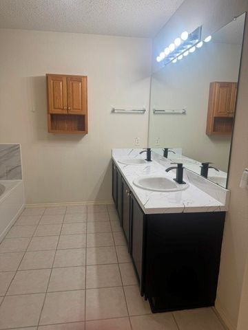 1403 Eveningcrest Court, Arlington, TX 76002