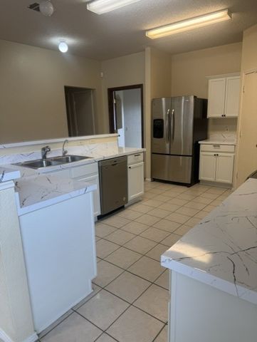 1403 Eveningcrest Court, Arlington, TX 76002