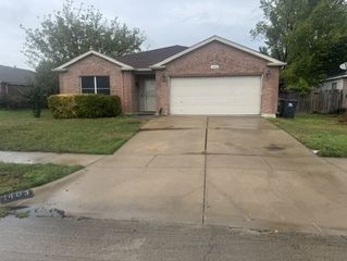 1403 Eveningcrest Court, Arlington, TX 76002