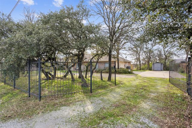 6437 Silver Creek Azle Road, Azle, TX 76020
