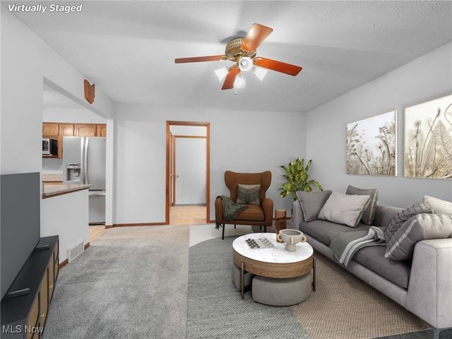 4250 Dawncliff Drive, Brooklyn, OH 44144