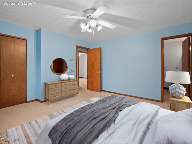 4250 Dawncliff Drive, Brooklyn, OH 44144