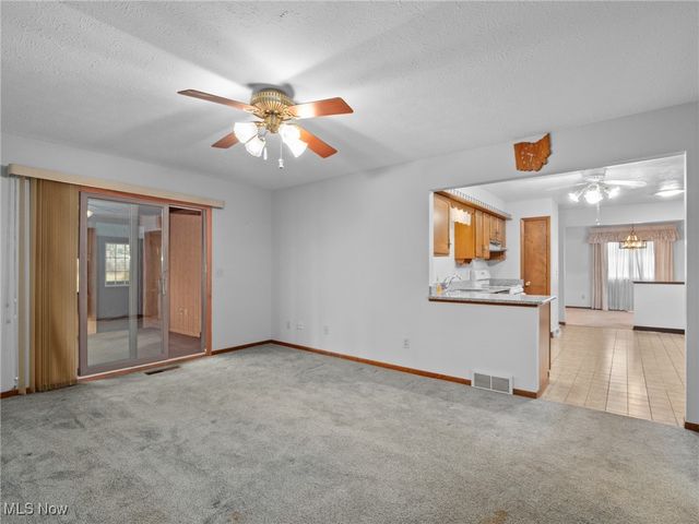 4250 Dawncliff Drive, Brooklyn, OH 44144