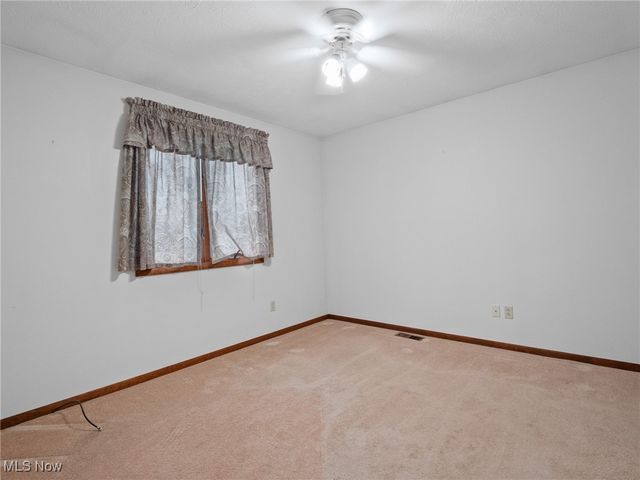 4250 Dawncliff Drive, Brooklyn, OH 44144