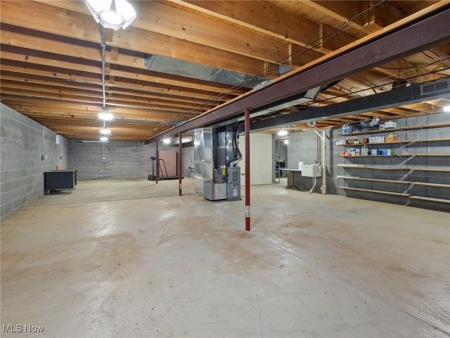 4250 Dawncliff Drive, Brooklyn, OH 44144