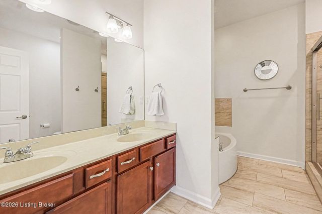 10204 Overlook Meadows Pl 203, Louisville, KY 40291