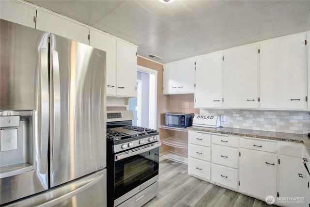 16027 W Division Street, Mount Vernon, WA 98273