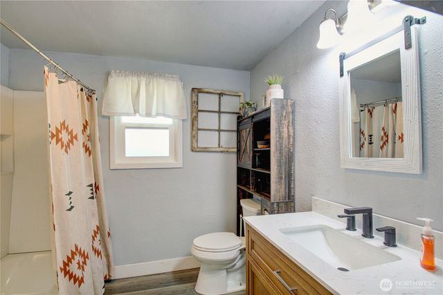 16027 W Division Street, Mount Vernon, WA 98273