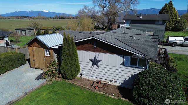 16027 W Division Street, Mount Vernon, WA 98273