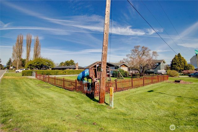 16027 W Division Street, Mount Vernon, WA 98273