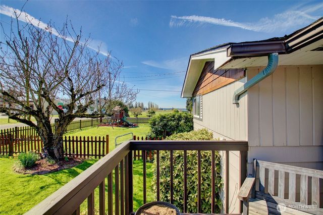 16027 W Division Street, Mount Vernon, WA 98273