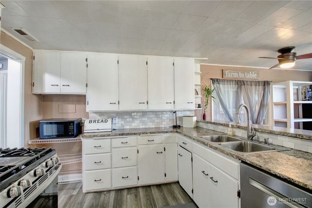 16027 W Division Street, Mount Vernon, WA 98273