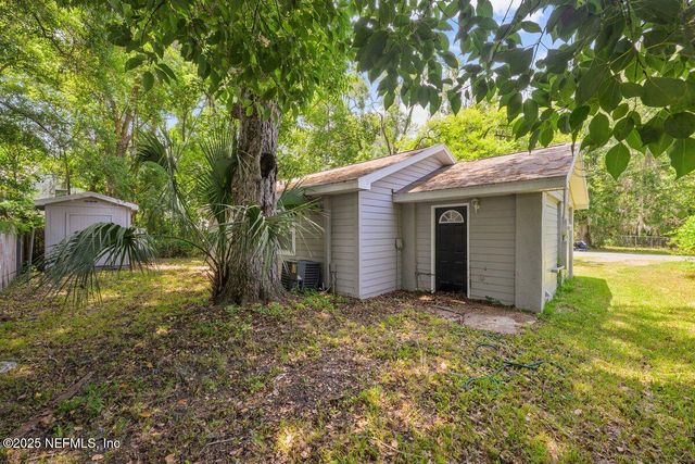 734 N WALNUT Street, Starke, FL 32091