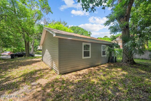 734 N WALNUT Street, Starke, FL 32091