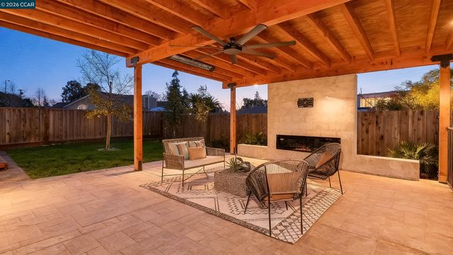 1745 Eucalyptus Ct, Concord, CA 94521