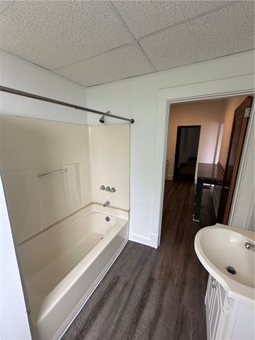 1319 Beechview Ave, Beechview, PA 15216