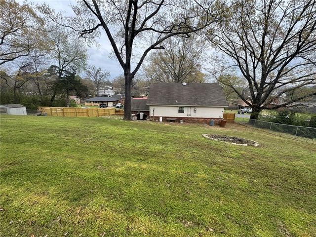 305 W 18th Street, Russellville, AR 72801