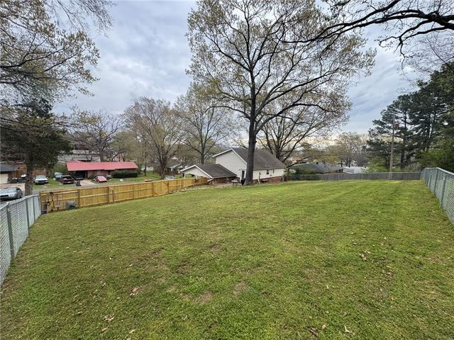 305 W 18th Street, Russellville, AR 72801