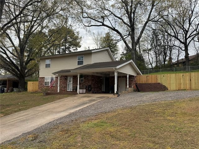 305 W 18th Street, Russellville, AR 72801