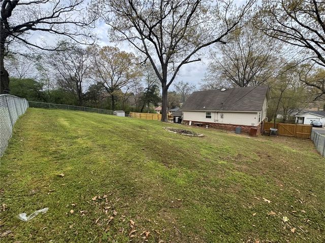 305 W 18th Street, Russellville, AR 72801