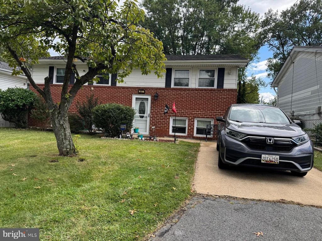 8517 LOCUST GROVE DR, Laurel, MD 20707