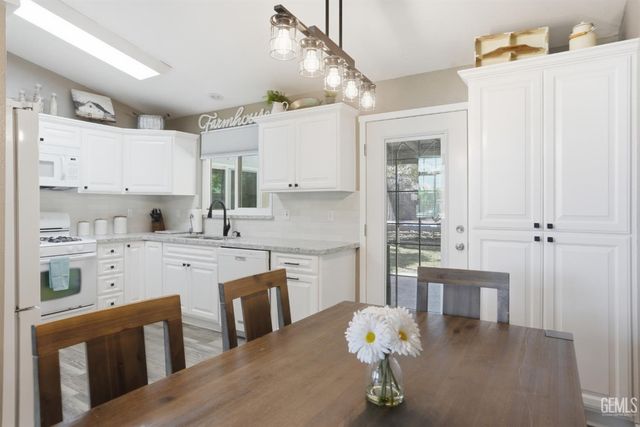 4601 Grazing Avenue, Bakersfield, CA 93312