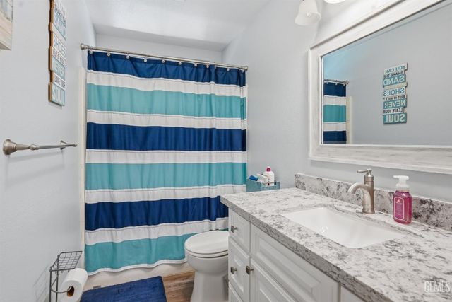 4601 Grazing Avenue, Bakersfield, CA 93312
