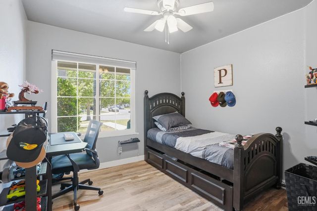 4601 Grazing Avenue, Bakersfield, CA 93312