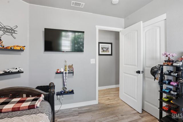 4601 Grazing Avenue, Bakersfield, CA 93312