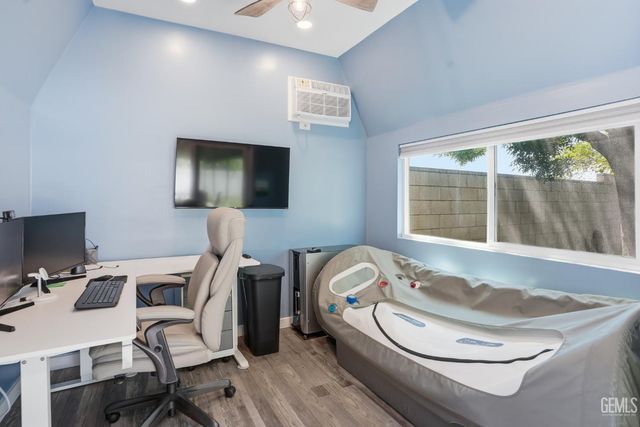 4601 Grazing Avenue, Bakersfield, CA 93312