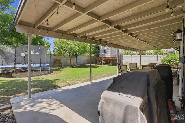 4601 Grazing Avenue, Bakersfield, CA 93312