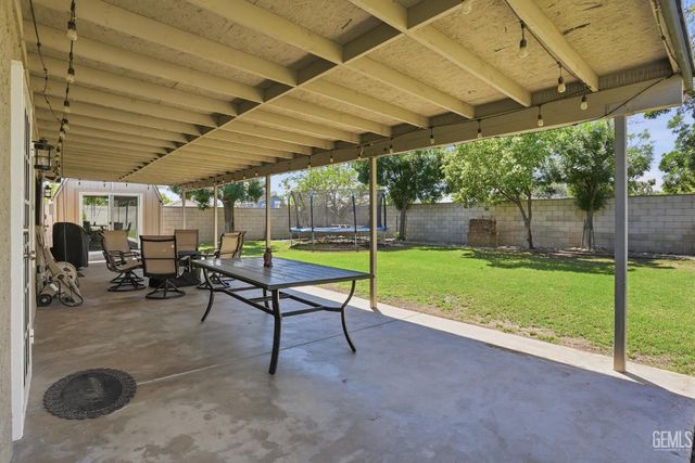 4601 Grazing Avenue, Bakersfield, CA 93312