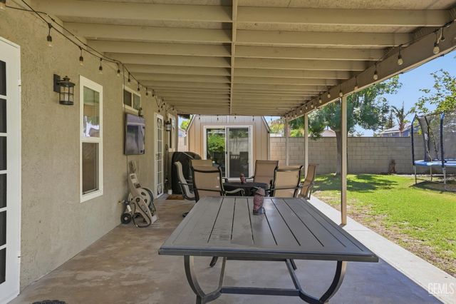 4601 Grazing Avenue, Bakersfield, CA 93312
