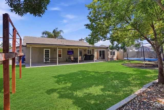 4601 Grazing Avenue, Bakersfield, CA 93312