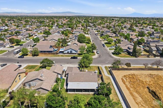 4601 Grazing Avenue, Bakersfield, CA 93312