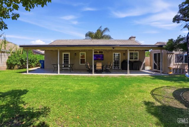 4601 Grazing Avenue, Bakersfield, CA 93312