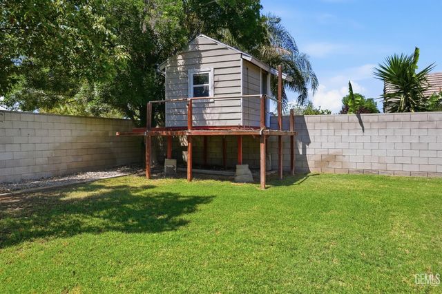 4601 Grazing Avenue, Bakersfield, CA 93312