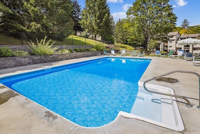 203 Old Mill Rd Unit B9, Killington, VT 05751