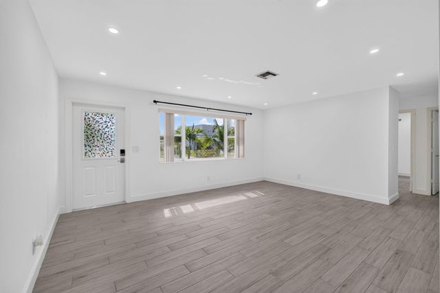 502 Circle E, Jupiter, FL 33458