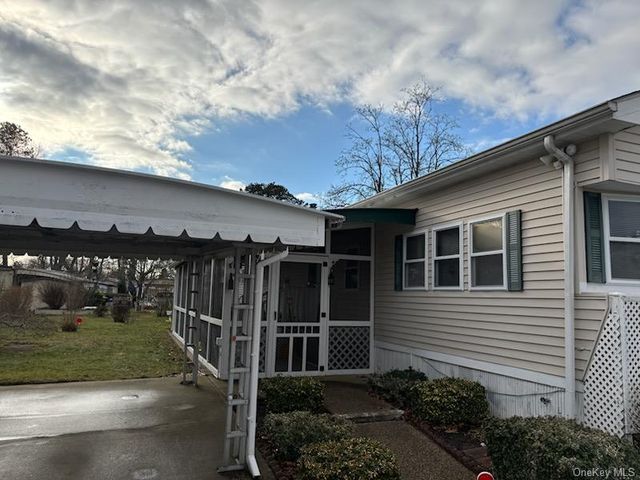 1661 Old Country Road 282, Riverhead, NY 11901