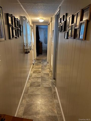 1661 Old Country Road 282, Riverhead, NY 11901